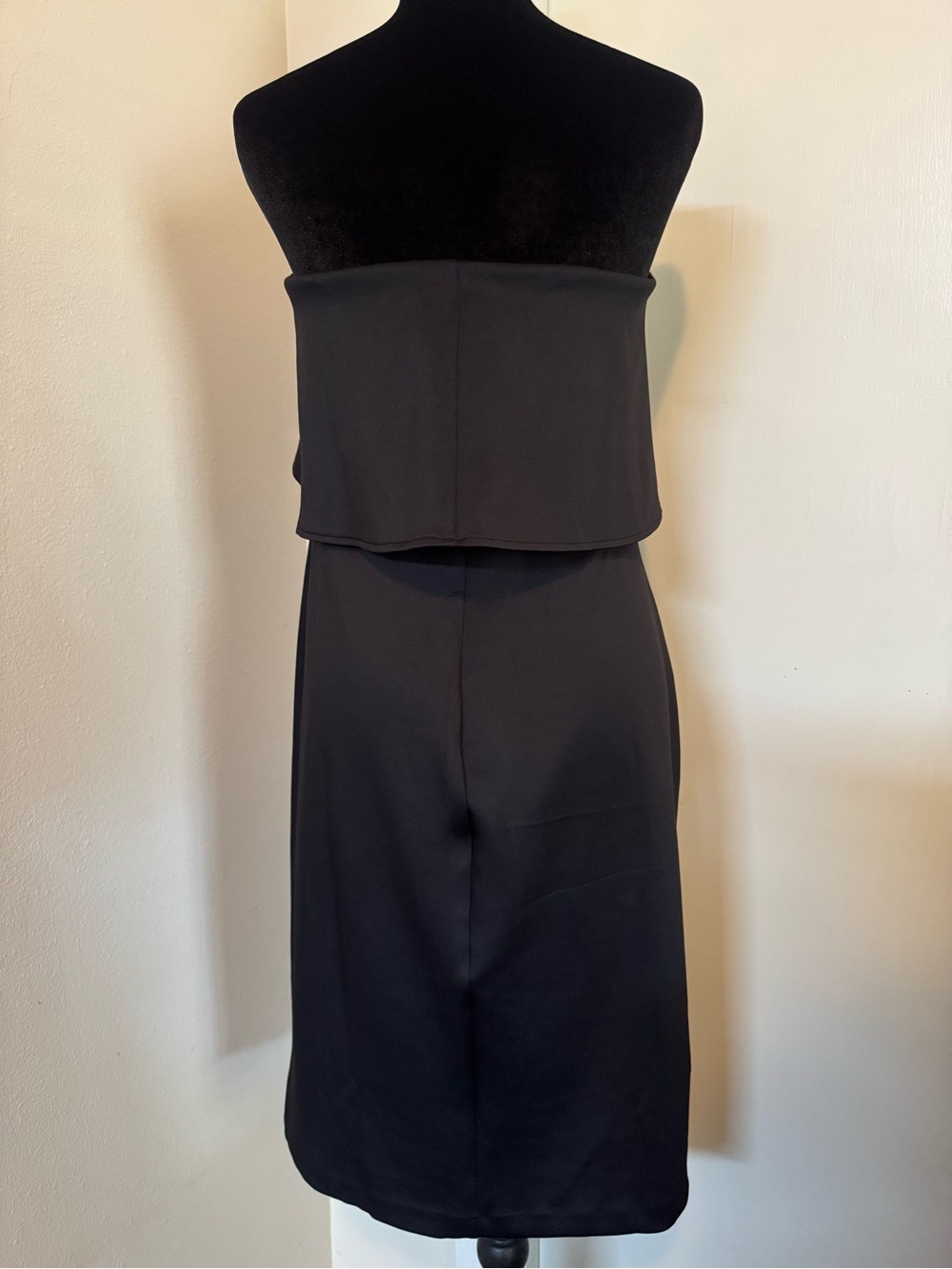 BOLD elements Black Strapless Ruffle Dress - Picture 2 of 4